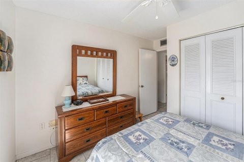 Condo in Palm Harbor, Florida, 2 bedrooms  № 1835008 - photo 24