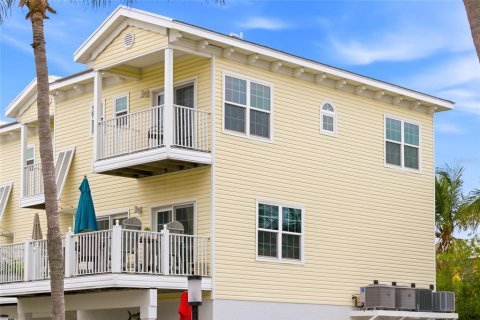 Adosado en venta en Bradenton Beach, Florida, 3 dormitorios, 141.58 m2 № 2100338 - foto 2