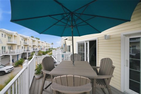 Adosado en venta en Bradenton Beach, Florida, 3 dormitorios, 141.58 m2 № 2100338 - foto 24