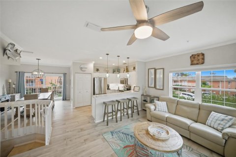 Adosado en venta en Bradenton Beach, Florida, 3 dormitorios, 141.58 m2 № 2100338 - foto 12