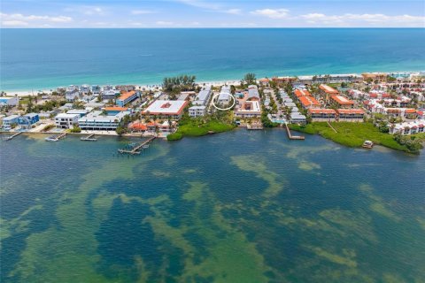Adosado en venta en Bradenton Beach, Florida, 3 dormitorios, 141.58 m2 № 2100338 - foto 6