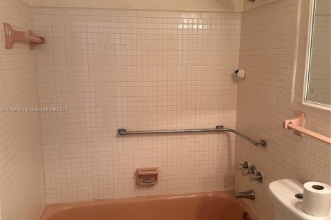 Apartamento en alquiler en Miami, Florida, 1 dormitorio, 61.32 m2 № 1978208 - foto 8