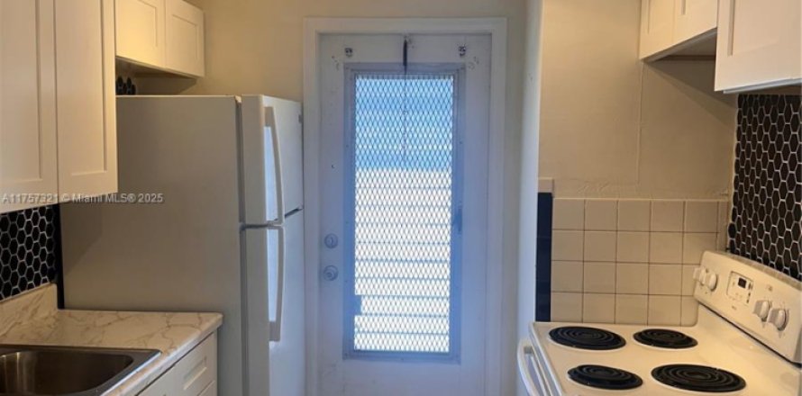 Apartamento en Miami, Florida 1 dormitorio, 61.32 m2 № 1978208