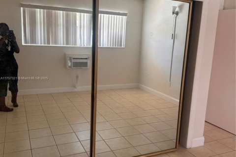 Apartamento en alquiler en Miami, Florida, 1 dormitorio, 61.32 m2 № 1978208 - foto 7