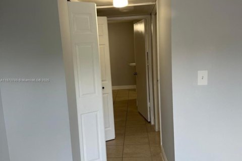 Купить кондоминиум в Майами, Флорида 2 спальни, 81.48м2, № 1956753 - фото 14