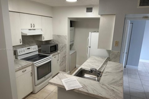 Купить кондоминиум в Майами, Флорида 2 спальни, 81.48м2, № 1956753 - фото 4