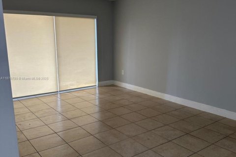 Купить кондоминиум в Майами, Флорида 2 спальни, 81.48м2, № 1956753 - фото 8