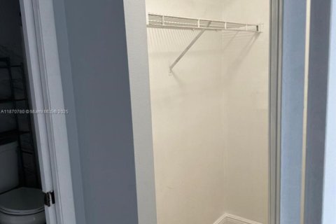 Купить кондоминиум в Майами, Флорида 2 спальни, 81.48м2, № 1956753 - фото 9