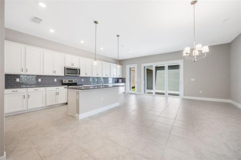 House in Winter Garden, Florida 4 bedrooms, 193.52 sq.m. № 1835090 - photo 11