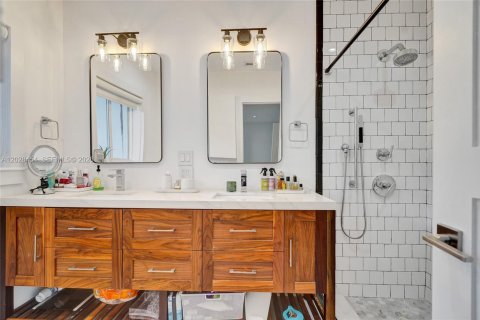 Villa ou maison à vendre à Miami Shores, Floride: 4 chambres, 203.73 m2 № 2077403 - photo 16