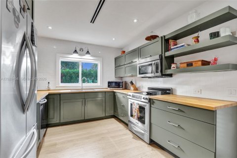 Villa ou maison à vendre à Miami Shores, Floride: 4 chambres, 203.73 m2 № 2077403 - photo 10
