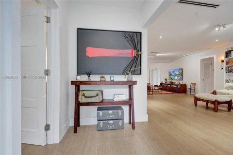 Villa ou maison à vendre à Miami Shores, Floride: 4 chambres, 203.73 m2 № 2077403 - photo 12