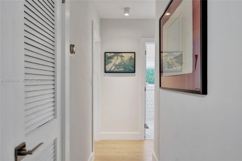 Villa ou maison à vendre à Miami Shores, Floride: 4 chambres, 203.73 m2 № 2077403 - photo 13