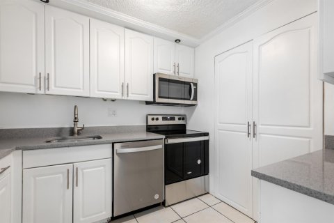 Condo à Tamarac, Floride, 2 chambres  № 2168726