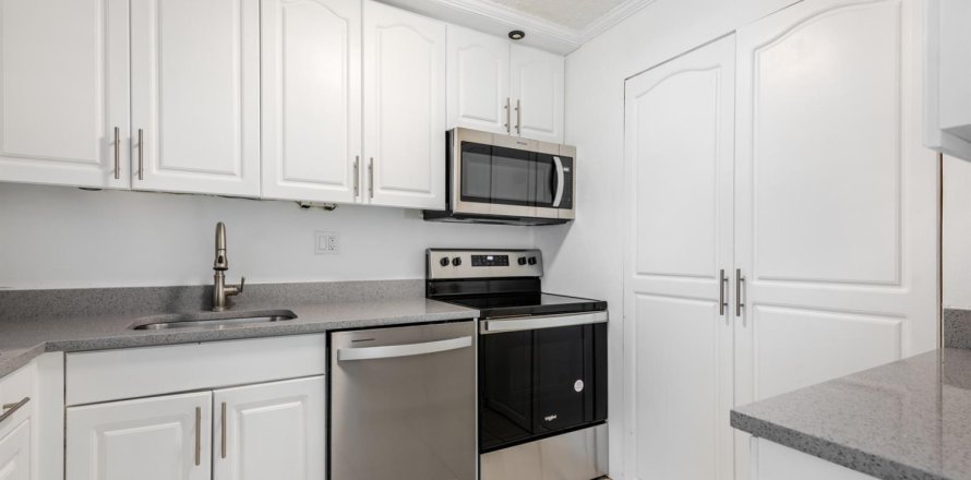 Condo à Tamarac, Floride, 2 chambres  № 2168726