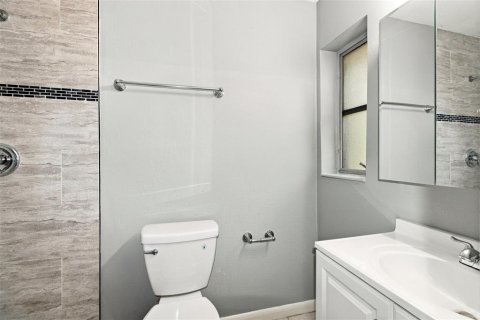 Villa ou maison à louer à Spring Hill, Floride: 4 chambres, 144 m2 № 2403030 - photo 14
