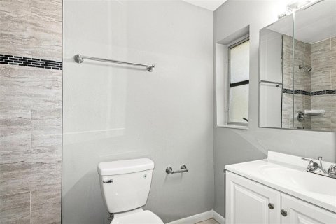 Villa ou maison à louer à Spring Hill, Floride: 4 chambres, 144 m2 № 2403030 - photo 13