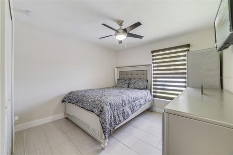 House in Deltona, Florida 3 bedrooms, 140 sq.m. № 1894018 - photo 15
