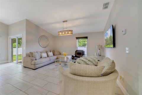 House in Deltona, Florida 3 bedrooms, 140 sq.m. № 1894018 - photo 3