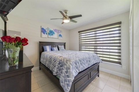 House in Deltona, Florida 3 bedrooms, 140 sq.m. № 1894018 - photo 13