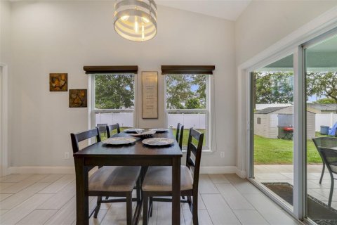 House in Deltona, Florida 3 bedrooms, 140 sq.m. № 1894018 - photo 8