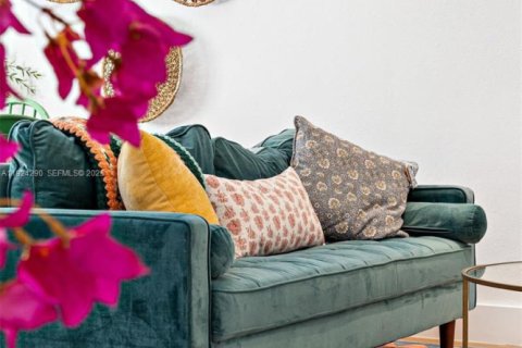 Снять в аренду виллу или дом в Форт-Лодердейл, Флорида 2 спальни, 46.45м2, № 1983641 - фото 20