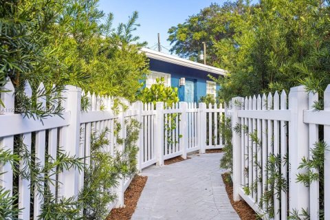 Снять в аренду виллу или дом в Форт-Лодердейл, Флорида 2 спальни, 46.45м2, № 1983641 - фото 27