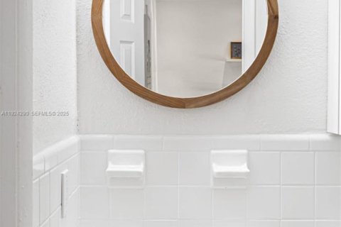 Снять в аренду виллу или дом в Форт-Лодердейл, Флорида 2 спальни, 46.45м2, № 1983641 - фото 22