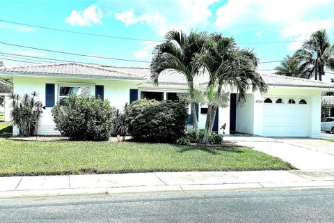 Casa en venta en Pinellas Park, Florida, 2 dormitorios, 154.68 m2 № 1854401 - foto 1