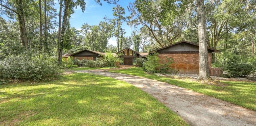 Villa ou maison à Gainesville, Floride 5 chambres, 355.35 m2 № 2425673