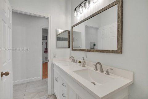 Villa ou maison à vendre à Weston, Floride: 4 chambres, 248.42 m2 № 1977435 - photo 25