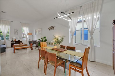 Villa ou maison à vendre à Weston, Floride: 4 chambres, 248.42 m2 № 1977435 - photo 8