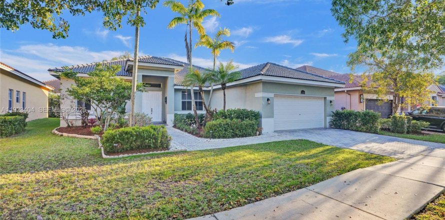 Villa ou maison à Weston, Floride 4 chambres, 248.42 m2 № 1977435