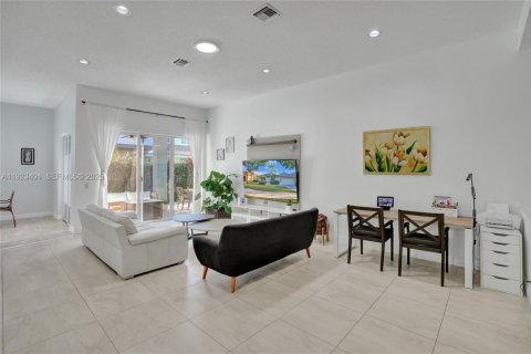 Villa ou maison à vendre à Weston, Floride: 4 chambres, 248.42 m2 № 1977435 - photo 11