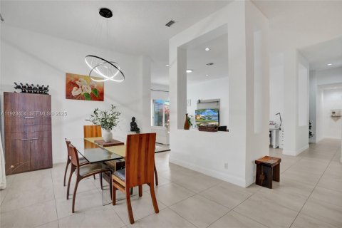 Villa ou maison à vendre à Weston, Floride: 4 chambres, 248.42 m2 № 1977435 - photo 7