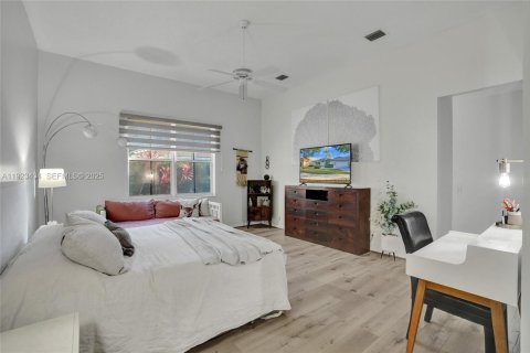 Villa ou maison à vendre à Weston, Floride: 4 chambres, 248.42 m2 № 1977435 - photo 17