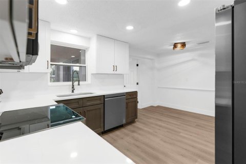 House in Holiday, Florida 3 bedrooms, 138.24 sq.m. № 1907280 - photo 14