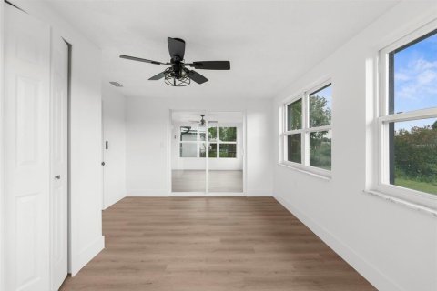 House in Holiday, Florida 3 bedrooms, 138.24 sq.m. № 1907280 - photo 22
