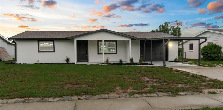 House in Holiday, Florida 3 bedrooms, 138.24 sq.m. № 1907280