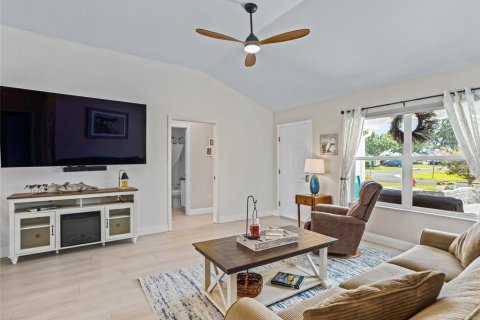 Villa ou maison à vendre à The Villages, Floride: 3 chambres, 129.32 m2 № 2398937 - photo 6