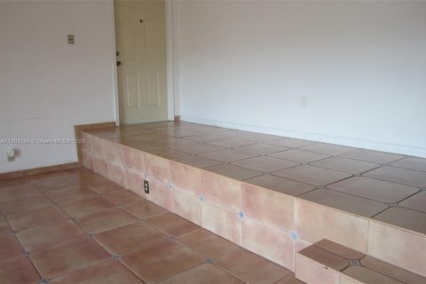 Снять в аренду кондоминиум в Дейви, Флорида 2 спальни, 111.48м2, № 1951778 - фото 5