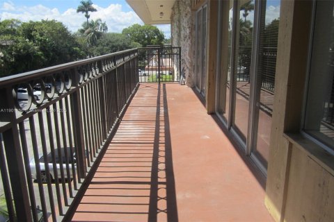Снять в аренду кондоминиум в Дейви, Флорида 2 спальни, 111.48м2, № 1951778 - фото 18