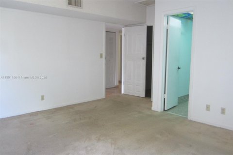 Снять в аренду кондоминиум в Дейви, Флорида 2 спальни, 111.48м2, № 1951778 - фото 13