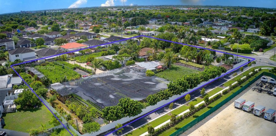 Land in Homestead, Florida № 1781436