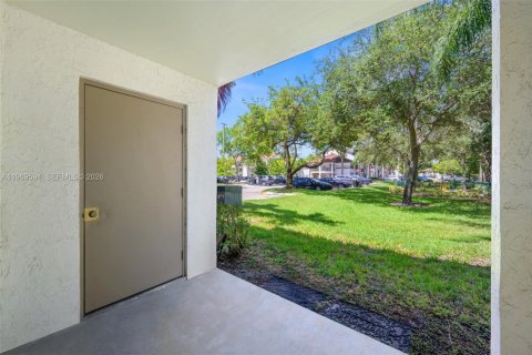 Copropriété à louer à Hollywood, Floride: 2 chambres, 98.48 m2 № 2030322 - photo 8