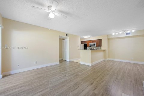Copropriété à louer à Hollywood, Floride: 2 chambres, 98.48 m2 № 2030322 - photo 21