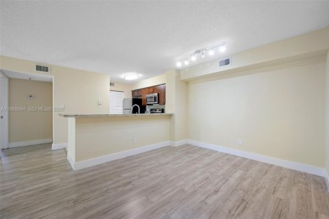 Copropriété à louer à Hollywood, Floride: 2 chambres, 98.48 m2 № 2030322 - photo 26