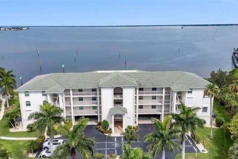 Condo in Punta Gorda, Florida, 3 bedrooms  № 1796929 - photo 1