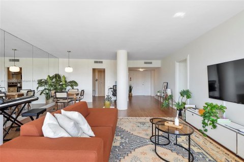 Condo in Miami Beach, Florida, 1 bedroom  № 1745972 - photo 30