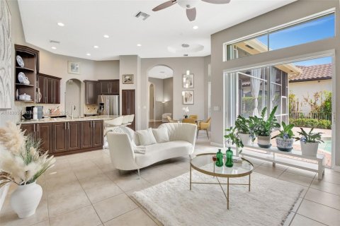 House in Miramar, Florida 5 bedrooms, 239.32 sq.m. № 1809012 - photo 13